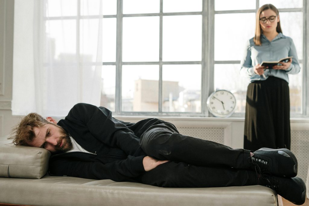 diferencia-entre-alcoholismo-y-drogadiccion